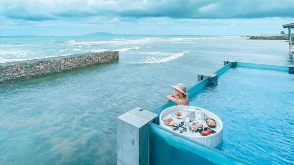 Villa di Aston Anyer Beach Hotel