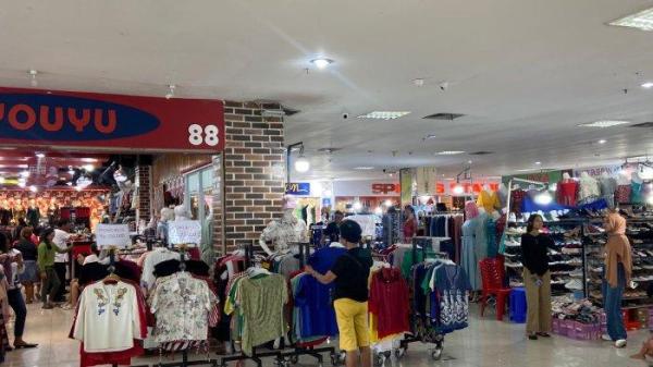 Caption: Potret keramaian di Manado Trade Center (MTC) Kawasan