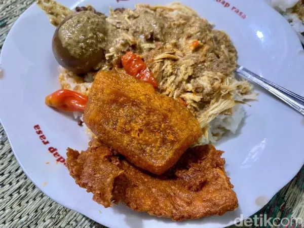 Gudeg Bromo: Pedas Nonjok! Nasi Gudeg Plus Krecek Buatan 'Bu Tekluk'