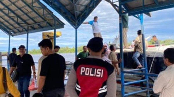 Patroli dialogis personel Dit Samapta Polda Kaltara di Pelabuhan Kayan II Tanjung Selor, Senin (30/12/2024). <div class=