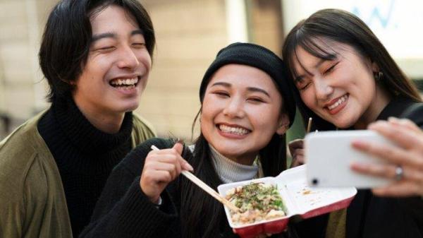 Pantun ucapan selamat makan 6 Januari 2025 - 2