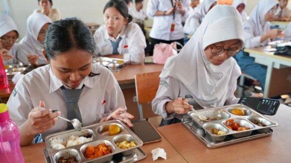 Pelaksanaan program makan bergizi gratis.