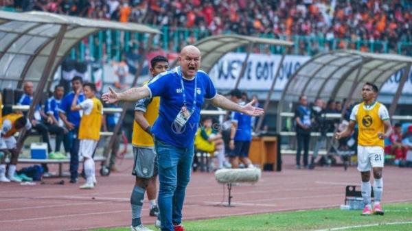 Pelatih Persib Bandung, Bojan Hodak slam sebuah kesempatan.