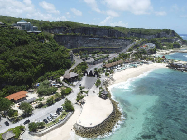 Pantai Melasti di Bali. Foto: Shutterstock