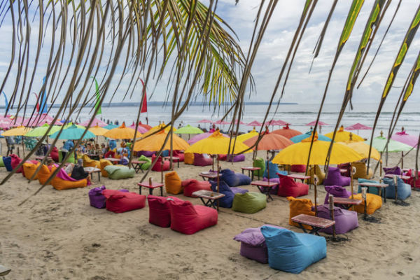 Pantai Seminyak di Bali. Foto: Shutterstock