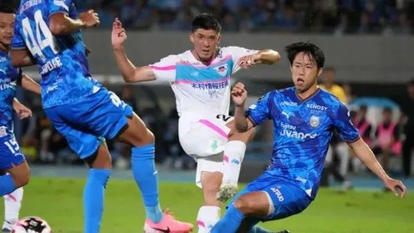 KAWASAKI, JAPAN - SEPTEMBER 13: Cayman Togashi of Sagan Tosu in action during the J.LEAGUE MEIJI YASUDA J1 30th Sec. match between Kawasaki Frontale and Sagan Tosu at Uvance Todoroki Stadium by Fujitsu on September 13, 2024 in Kawasaki, Kanagawa, Japan. <div class=