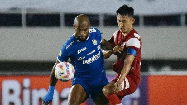 Persib kalahkan Persis Solo 0-1 di Stadion Manahan, Minggu 29 Desember 2024. 