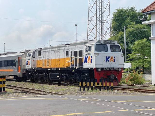 Jadwal Kereta Api Purwokerto-Semarang. Foto hanya ilustrasi, bukan tempat sebenarnya. Sumber: Unsplash/Alviansyah Kuswidyatama