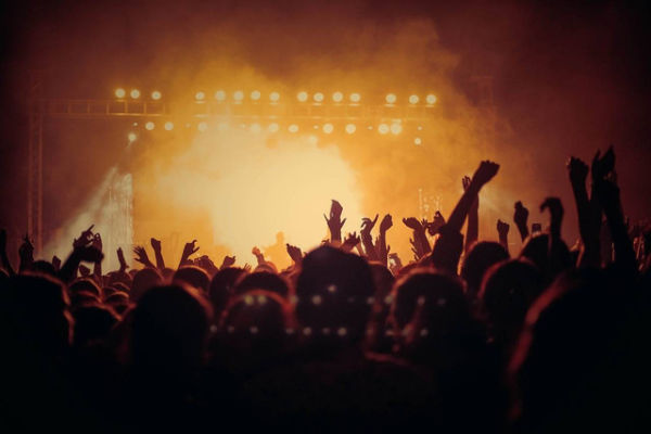 Ilustrasi konser jhope 2025 - Sumber: pixabay.com/thekaleidoscope