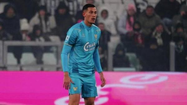 Aksi bek Timnas Indonesia, Jay Idzes saat membela Venezia melawan Juventus pada laga pekan ke-16 Liga Italia, Minggu (15/12/2024) dini hari WIB.