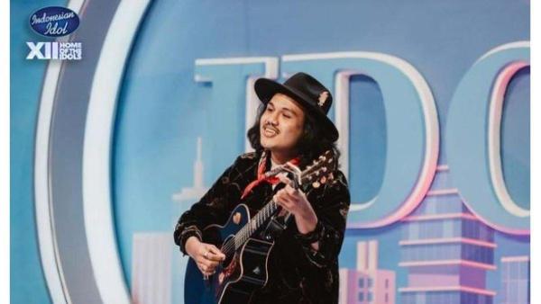Meski tidak berhasil menjadi pemenang dalam ajang Indonesian Idol Dimansyah berhasil menunjukkan kualitasnya sebagai penyanyi berbakat.