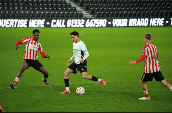 Demiane Agustien, pemain keturunan Indonesia di Premier League 2. Foto: Dok pribadi untuk kumparan