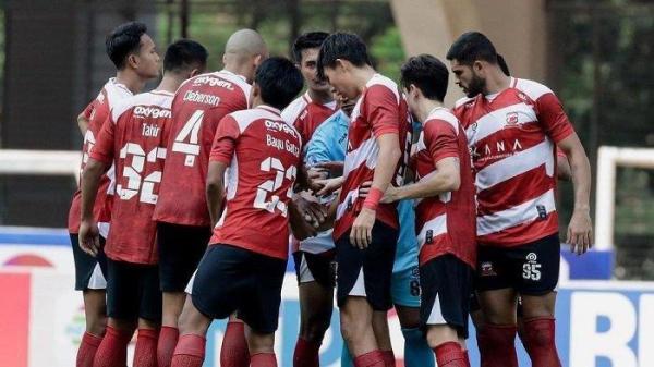 Skuad Madura United yang kini duduk di puncak klasemen hingga pekan sembilan Liga 1. Akankah meneruskan tren positif di pekan 10 saat menjamu Bhayangkara FC