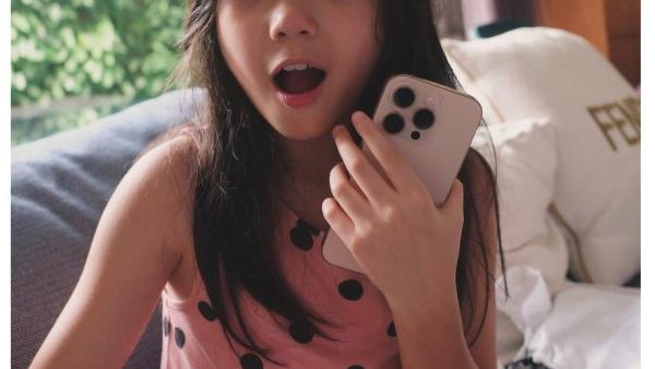 Di rumah, Gempi menerima hadiah spesial dari orangtuanya yang membuatnya sangat bahagia. 