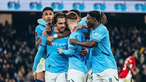 Manchester City ingin meningkatkan lini tengah dan mantan bintang Aston Villa Douglas Luiz ingin memberikan Pep Guardiola terbaik di Liga Inggris