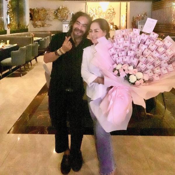Limbad pamer kemesraan saat sang istri Susi Indrawati ulang tahun