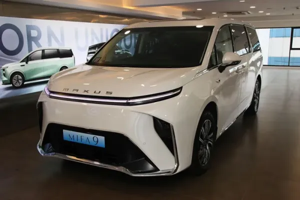 Di Indonesia, Maxus menawarkan model BEV (Battery Electric Vehicle) Maxus 7 dan Maxus 9, yang dilengkapi dengan baterai berkapasitas besar dan jarak tempuh yang efisien.
