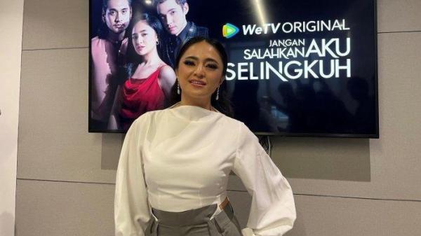 Marshanda dalam promo web series terbarunya.