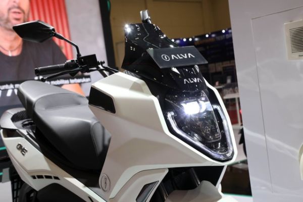 Motor listrik ALVA ONE di arena Gaikindo Indonesia International Auto Show (GIIAS), di Tangerang, Banten. Foto: Aditia Noviansyah/kumparan