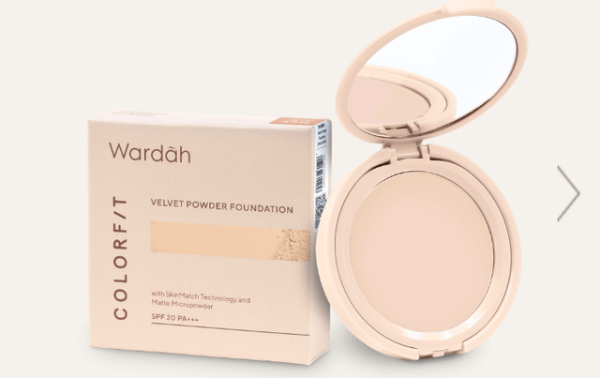 Foundation lokal yang bagus dan murah. Foto adalah Wardah Colorfit Velvet Powder. Sumber foto: wardahbeauty.com