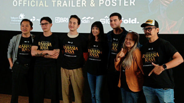 Konferensi pers perilisan poster dan trailer film Rahasia Rasa di Kawasan Cikini, Jakarta Pusat, Rabu (22/1/2025).
 Foto: Aprilandika Pratama/kumparan