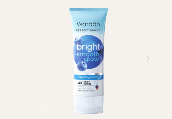 Sabun Cuci Muka Wardah untuk Kulit Kering. Foto adalah Wardah Perfect Bright Creamy Foam Bright + Smooth Glow. Sumber Foto: wardahbeauty.com