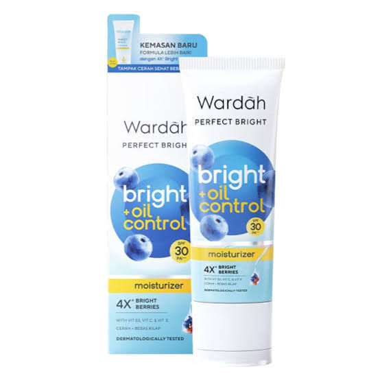 Foto adalah Wardah Perfect Bright Moisturizer Bright + Oil Control SPF 30 PA+++. Sumber foto: www.wardahbeauty.com