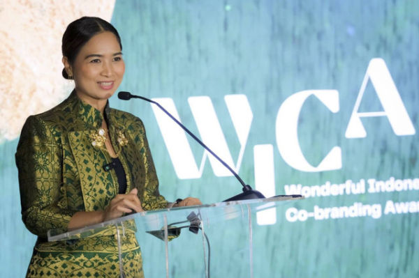 Wakil Menteri Pariwisata, Ni Luh Puspa dalam penganugerahan Wonderful Indonesia Co-Branding Award 2024 di Tananusa Hall Sarinah Creative Space, Gedung Sarinah Thamrin, Jakarta, Jumat (29/11/2024). Foto: Dok. Kemenpar