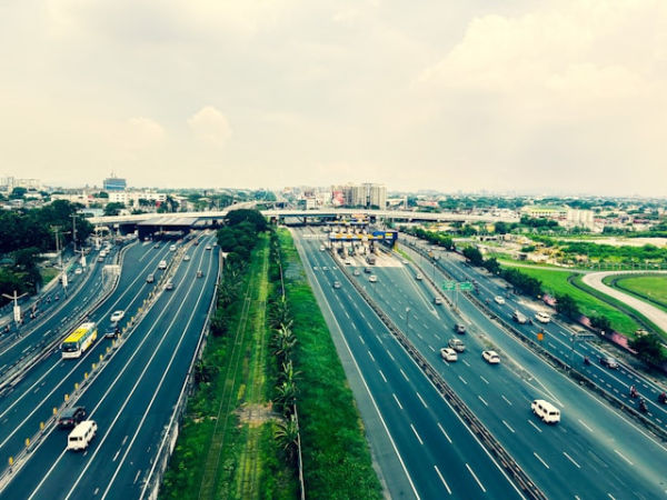Rest area Salatiga viral. Foto hanyalah ilustrasi, bukan tempat yang sebenarnya. Sumber: Unsplash/Jamie Zhang