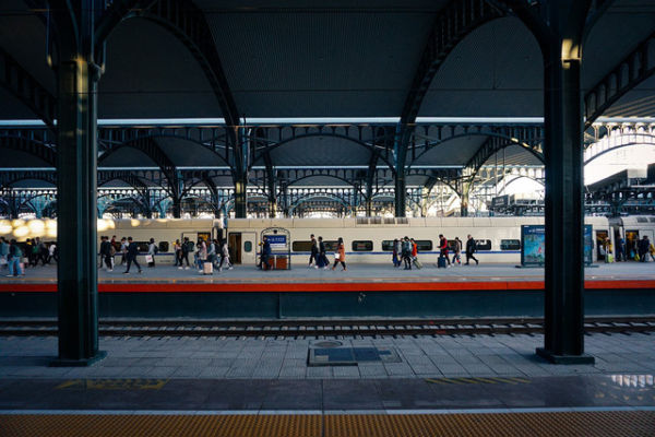 Ilustrasi jadwal kereta api bandara padang 2025 - Sumber: pixabay.com/chunleizhao