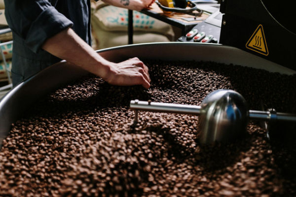 Ilustrasi Beda Kopi Asli dengan Kopi Jagung, Pexels/cottonbro studio
