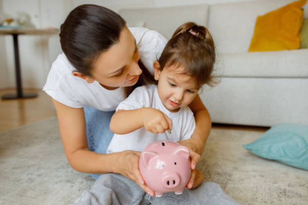 Ilustrasi Manfaat Menabung Bagi Anak.<div class=