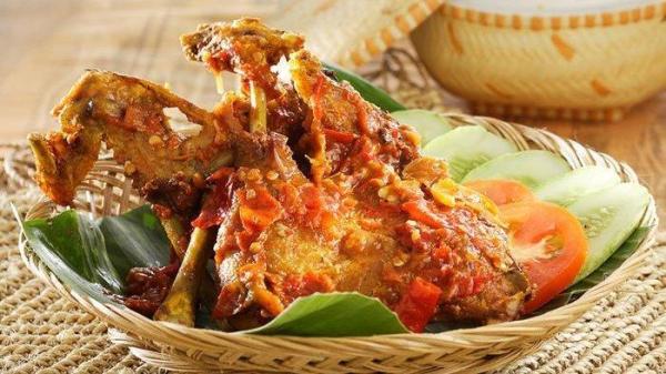 BEBEK ENAK - Ilustrasi bebek goreng enak.