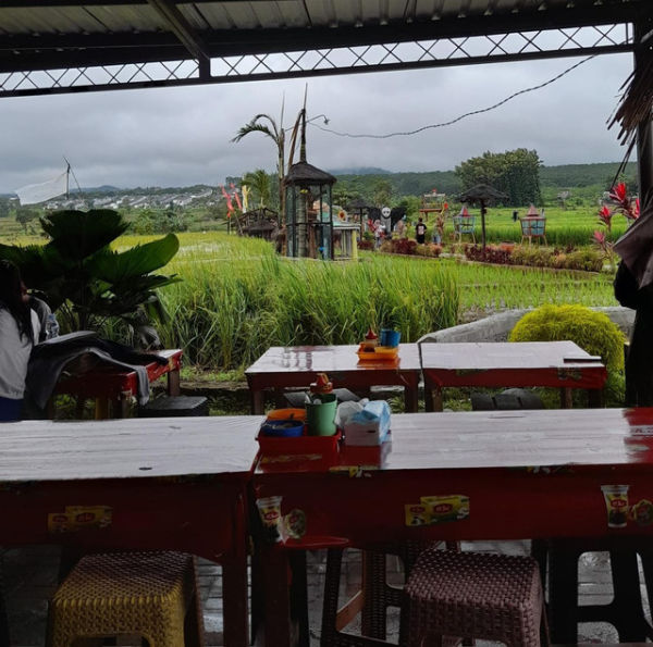 Pemandangan di sekitar Soto Sawah Semarang. (Dokumentasi pribadi penulis)