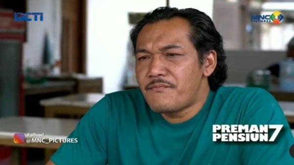 KANG GOBANG MENINGGAL- Tangkap layar cuplikan pemeran Kang Gobang di sinetron Preman Pensiun , dibagikan pada (8/12/2024).