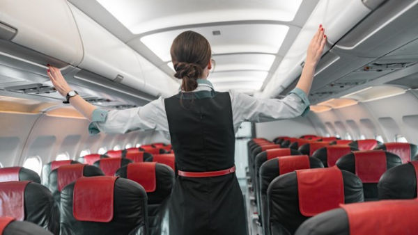 Ilustrasi Pesawat Low Cost Carrier. Foto: Shutterstock