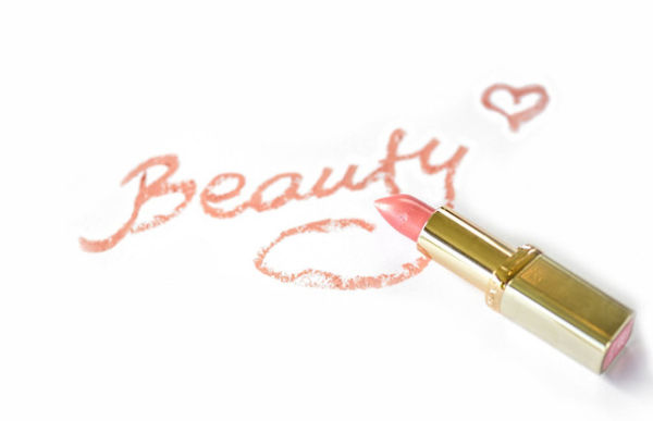 Ilustrasi lipstik yang aman untuk ibu hamil. Foto: Pexels/monicore