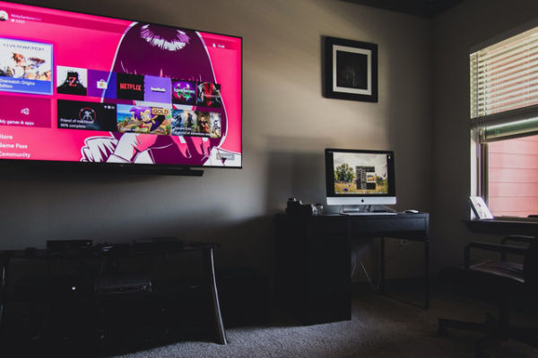 Ilustrasi sinopsis undercover high school, foto: unsplash/Ashley Byrd