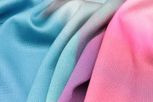 Ilustrasi Jenis Kain untuk Gamis Lebaran. Sumber: Unsplash/Divazus Fabric Store