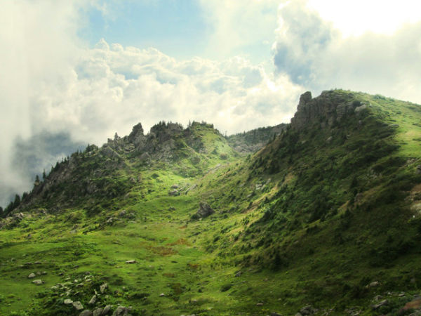 Gunung Bohong Cimahi. Foto hanya sebagai ilustrasi, bukan tempat sebenarnya. Sumber foto: Unsplash-Murat Gun