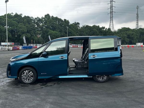 Nissan Serena e-Power Highway Star 2024