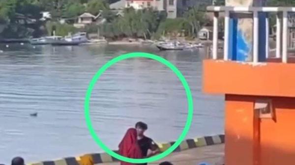 WANITA MENGAMUK DI PELABUHAN - Viral di sosial media sepasang kekasih bertengkar di Pelabuhan Passarang, Kabupaten Majene, Sulawesi Barat (Sulbar), Sabtu (8/2/2025). Ardi alias Bojes tengah berupaya menenangkan kekasihnya Lia ngontot ikut berangkat ke Kotabaru Kalsel.