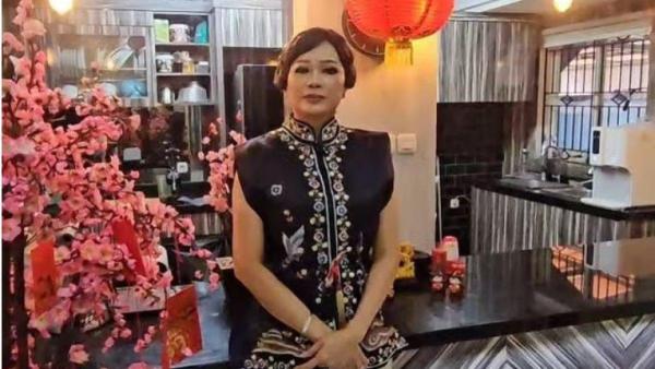 PROFIL CI MEHONG - Review jujur yang mereka berikan seringkali berujung pada perseteruan dengan pemilik PIK Baking House tersebut.