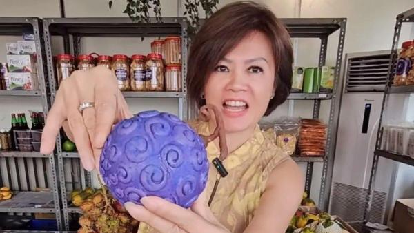 PROFIL CI MEHONG - Menanggapi viralnya video review dari Tasyi Athasyia, Ci Mehong akhirnya memberikan klarifikasi. 