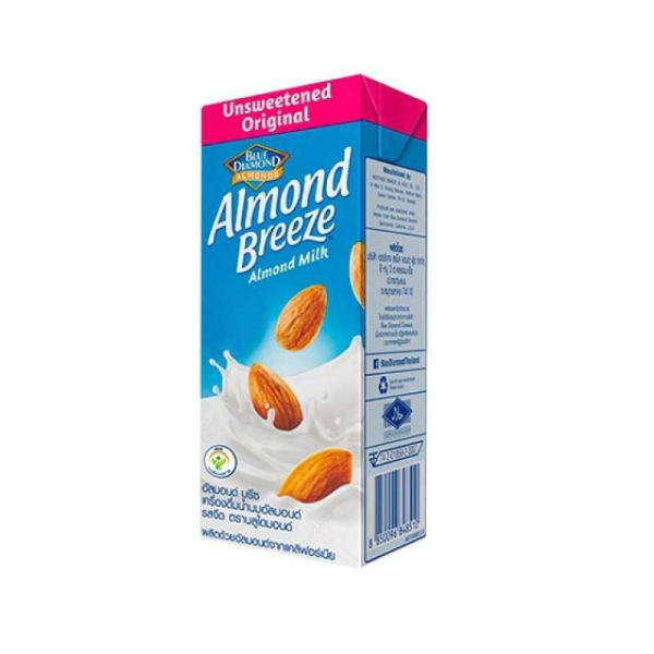 Merek Susu Almond di Indomaret. Foto adalah Almond Breeze Almond Milk Original 180 ml. Sumber foto: Hypermart Oficial Store