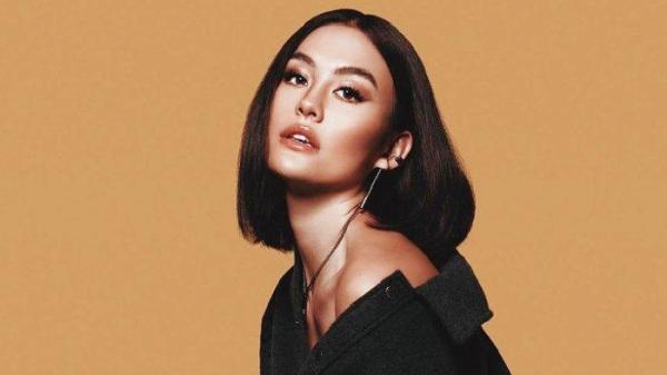Sebagian besar dari kita, pada satu titik atau lainnya, menginginkan rasa diakui atau terkenal, namun, seberapa dalam arti kata famous?