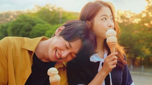 Kim Young Kwang dan Park Bo Young dalam poster film 