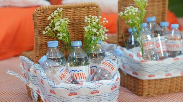 Kemasan botol air mineral AQUVIVA