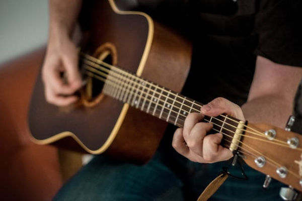 Makna Lagu Heavy The Marias. Foto hanya ilustrasi. Sumber: Pexels