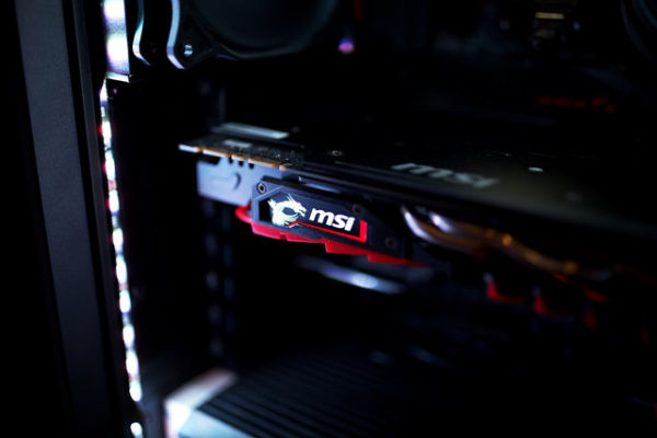 RX 580 setara dengan NVIDIA GeForce GTX 1060. Foto: Unsplash.com